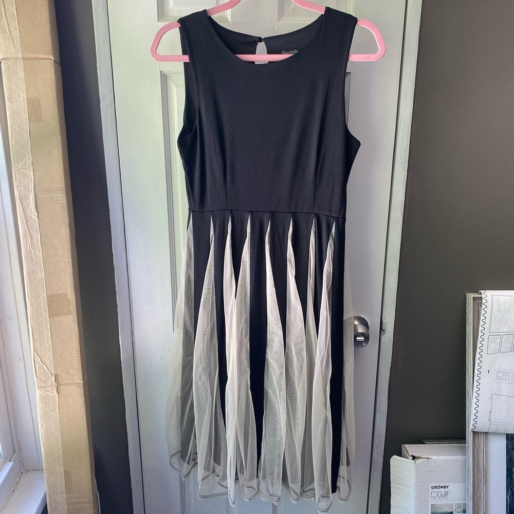 SouthStore black dress. Excellent condition. Size M.